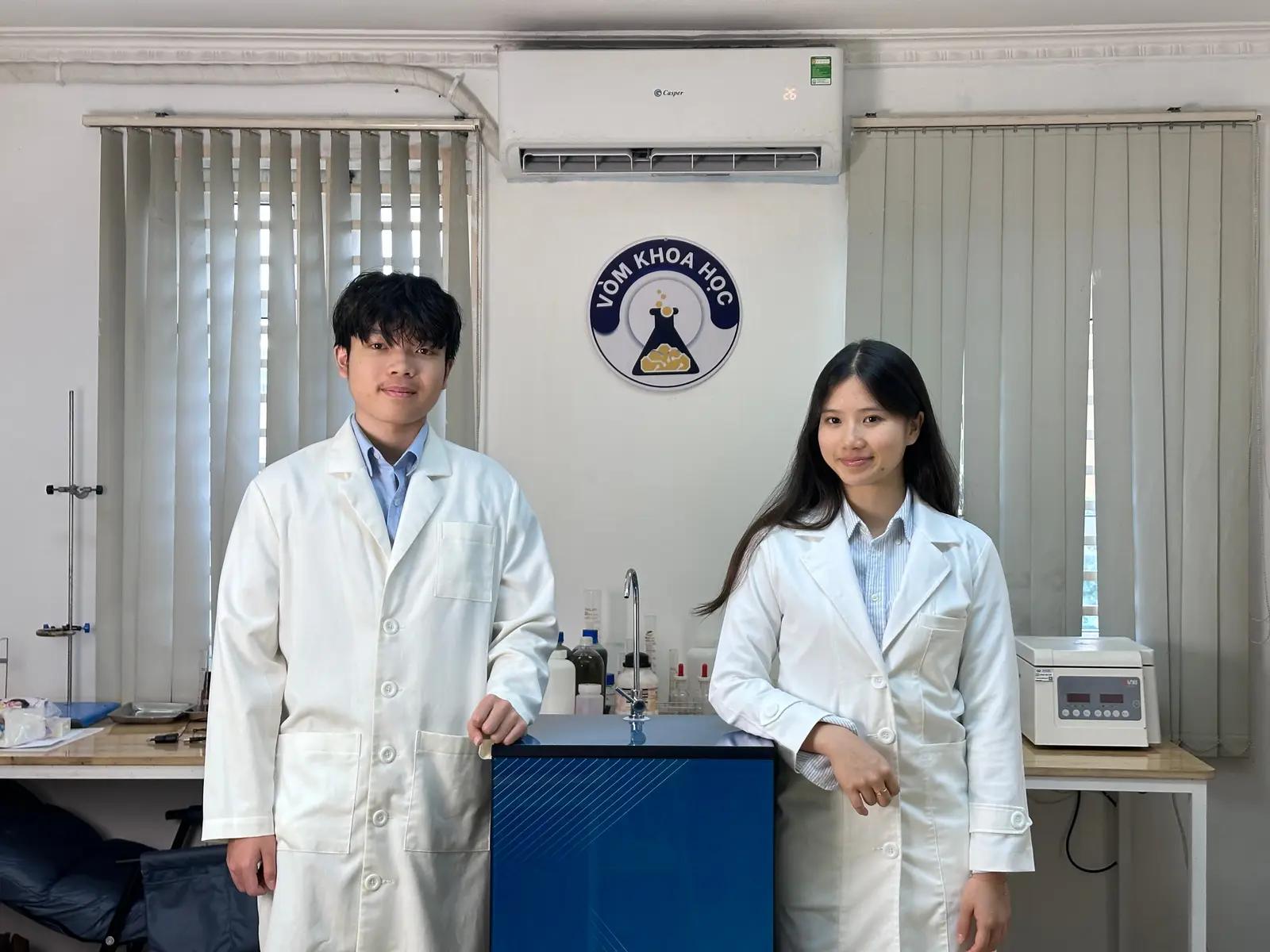 Học sinh cùng Fresh Hydro trong hoạt động về nước sạch